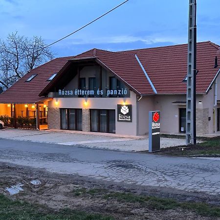 Rozsa Etterem & Panzio Bed and Breakfast Pécs Exteriör bild