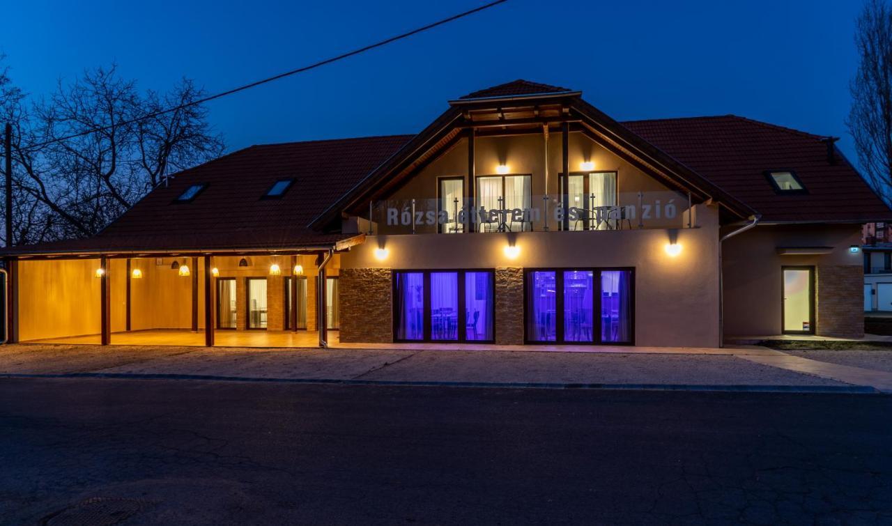 Rozsa Etterem & Panzio Bed and Breakfast Pécs Exteriör bild