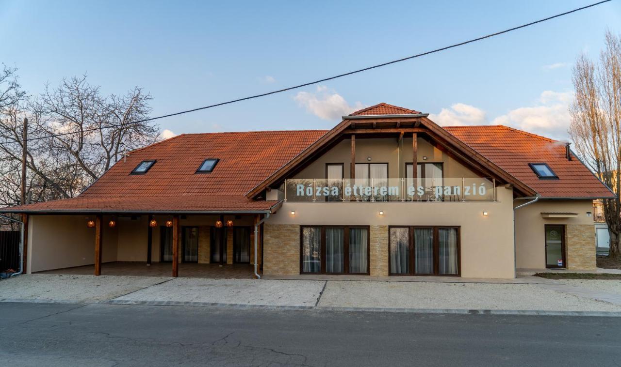 Rozsa Etterem & Panzio Bed and Breakfast Pécs Exteriör bild