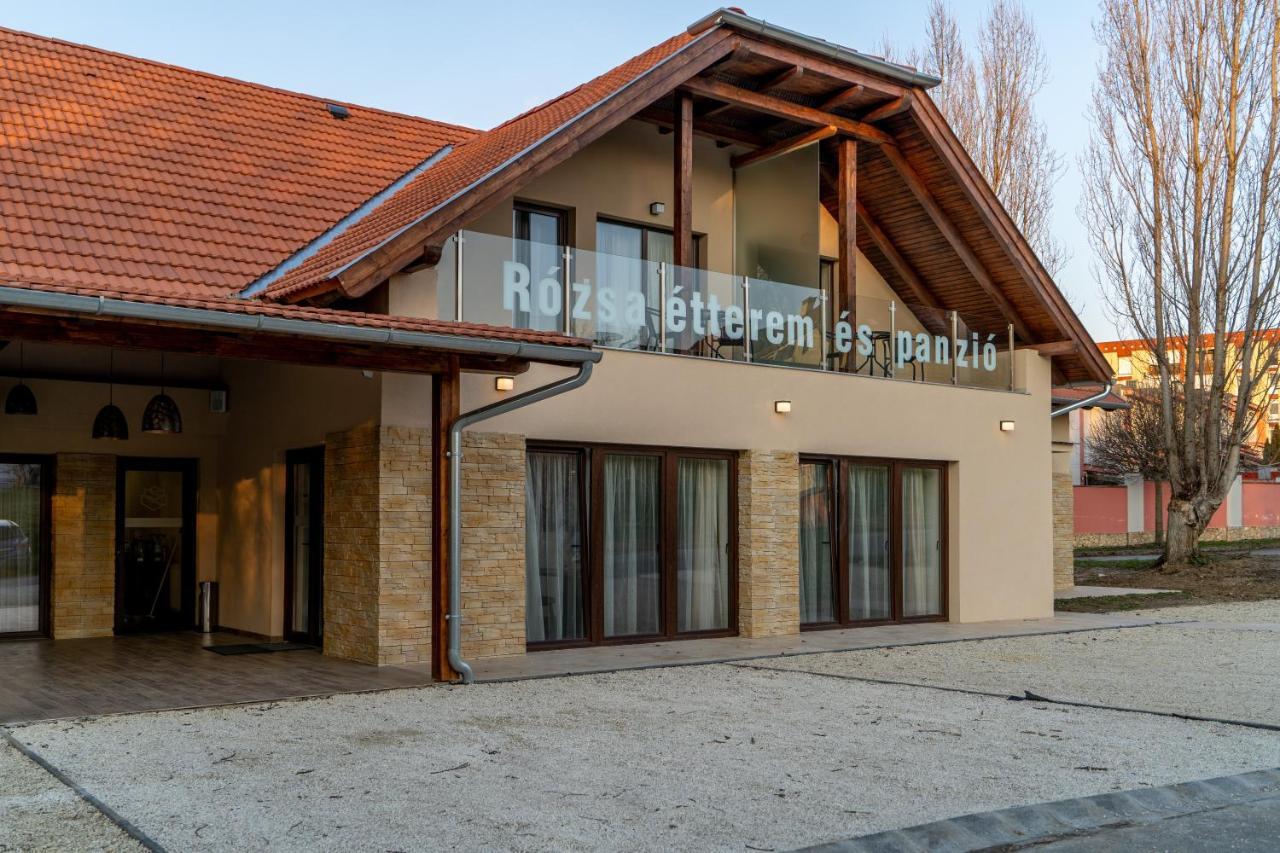 Rozsa Etterem & Panzio Bed and Breakfast Pécs Exteriör bild
