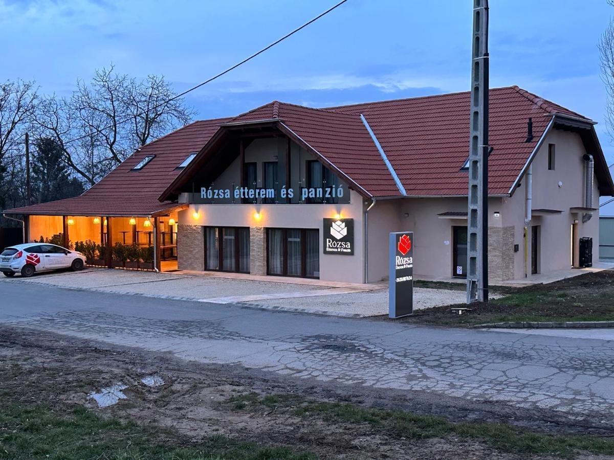 Rozsa Etterem & Panzio Bed and Breakfast Pécs Exteriör bild